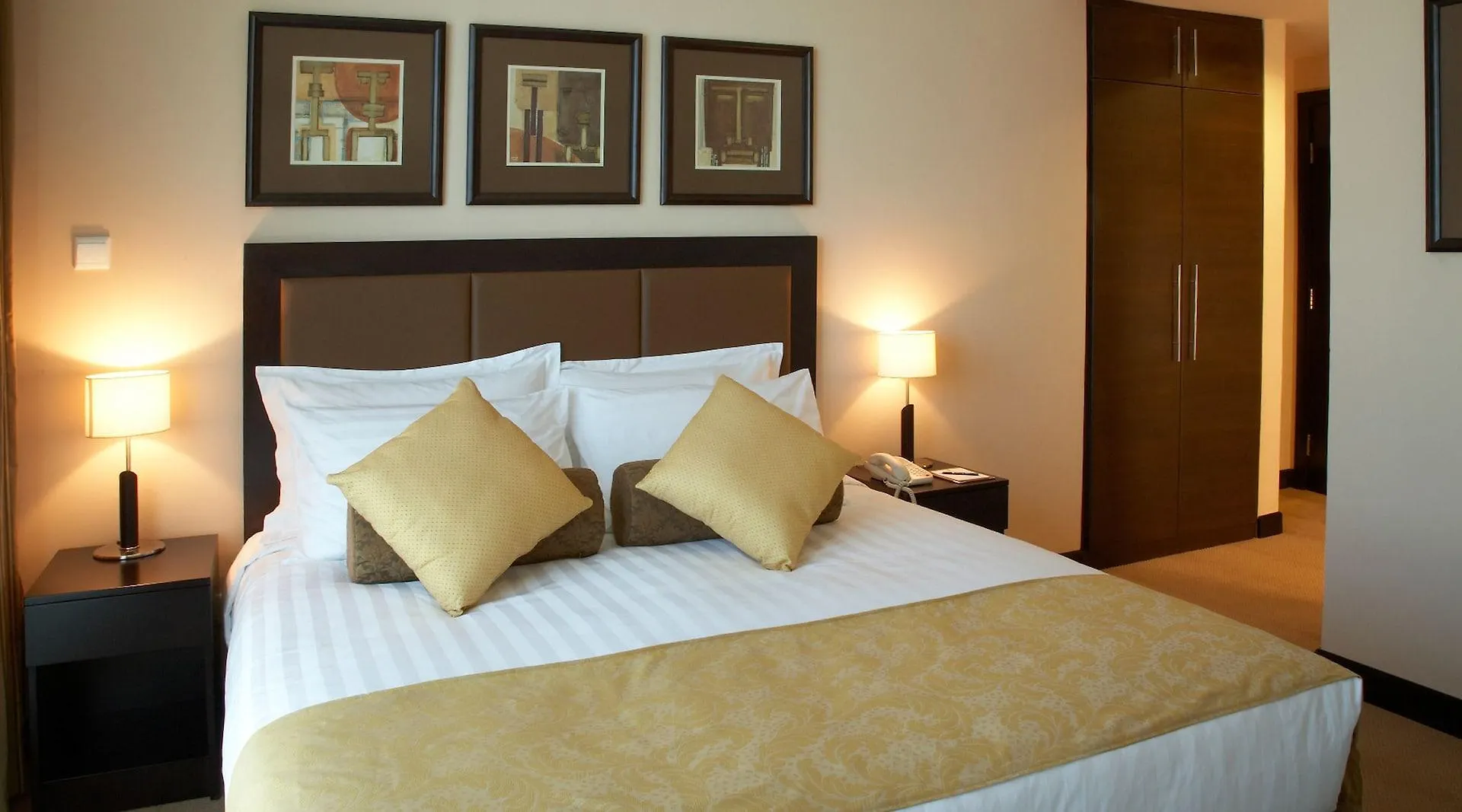 Al Manzel Hotel Apartments Abu Dzabi 4*,