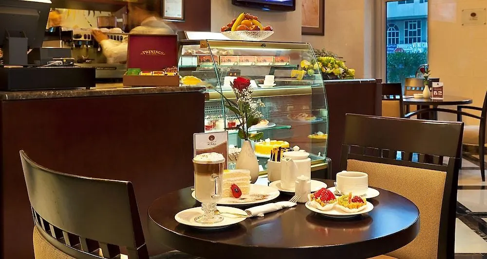 Апарт-отель Al Manzel Hotel Apartments Абу-Даби