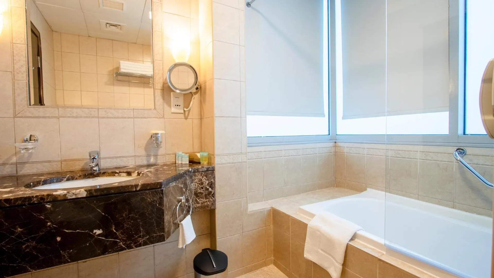 Al Manzel Hotel Apartments Abu Dzabi Apartmanhotel