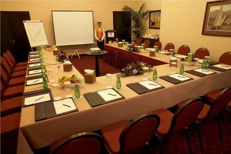 Al Manzel Hotel Apartments Абу-Даби 4*,